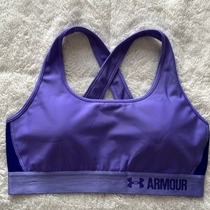 Cute little sports bra, perfect for the gym.